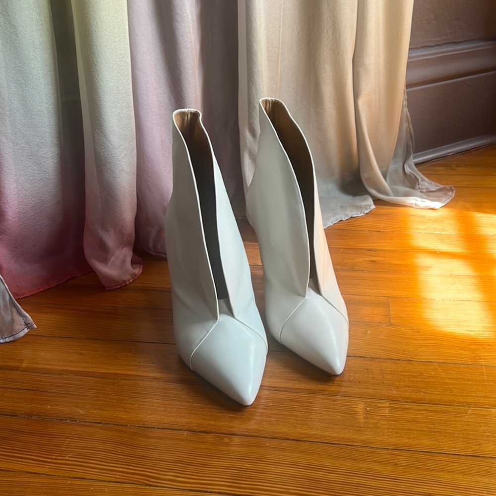 Isabel Marant ARFEE LEATHER ANKLE BOOTS IN PANNA size 41